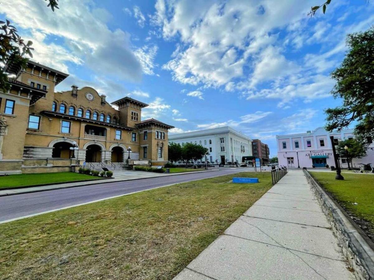 Walk To Downtown Seafood Market Bay Views Pensacola Exterior foto