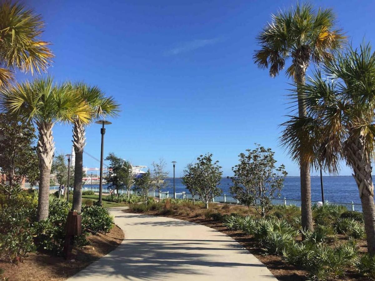 Walk To Downtown Seafood Market Bay Views Pensacola Exterior foto