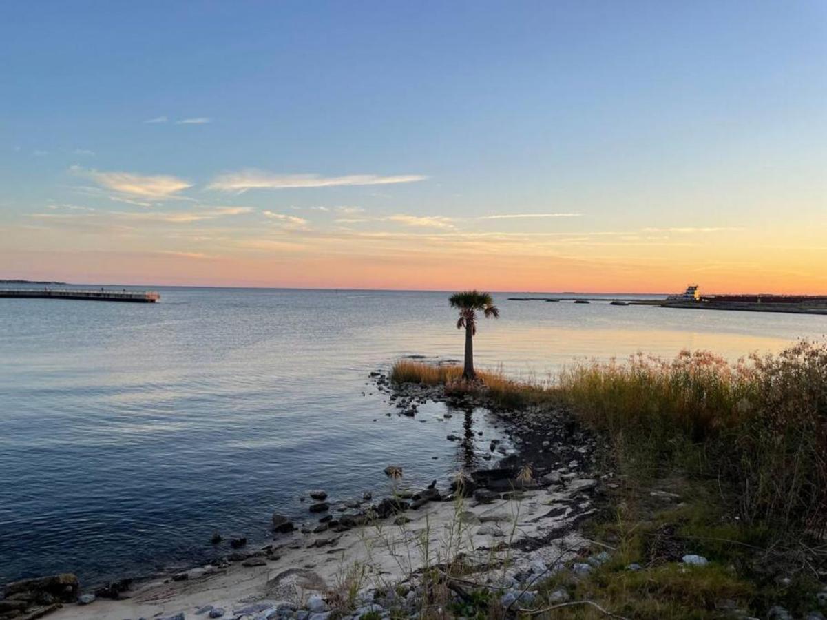 Walk To Downtown Seafood Market Bay Views Pensacola Exterior foto